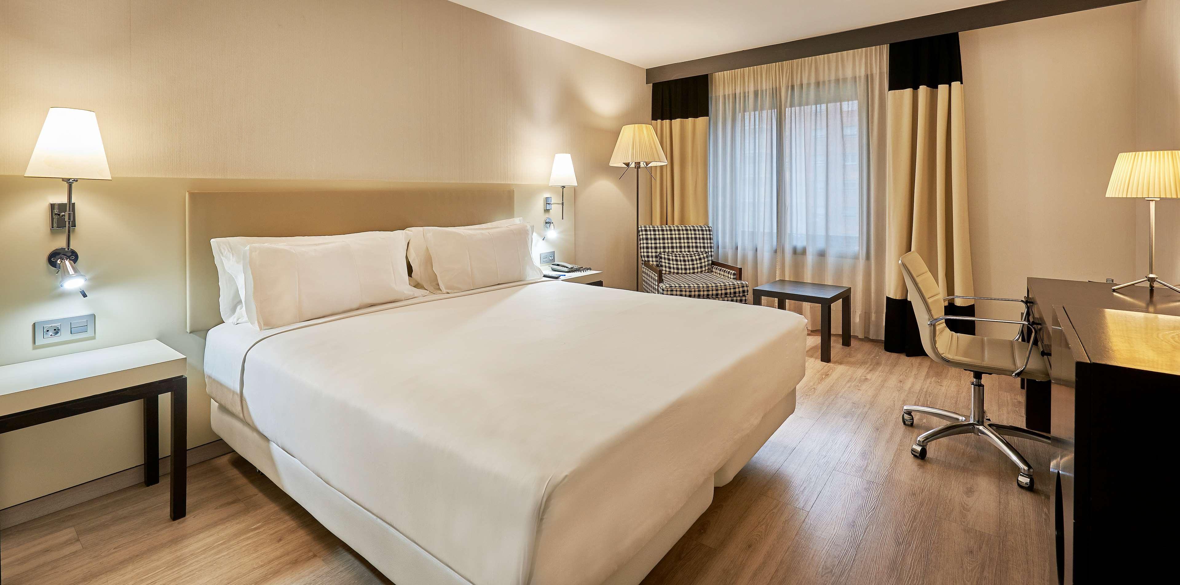 Hotel Nh Lleida Pirineos Zewnętrze zdjęcie