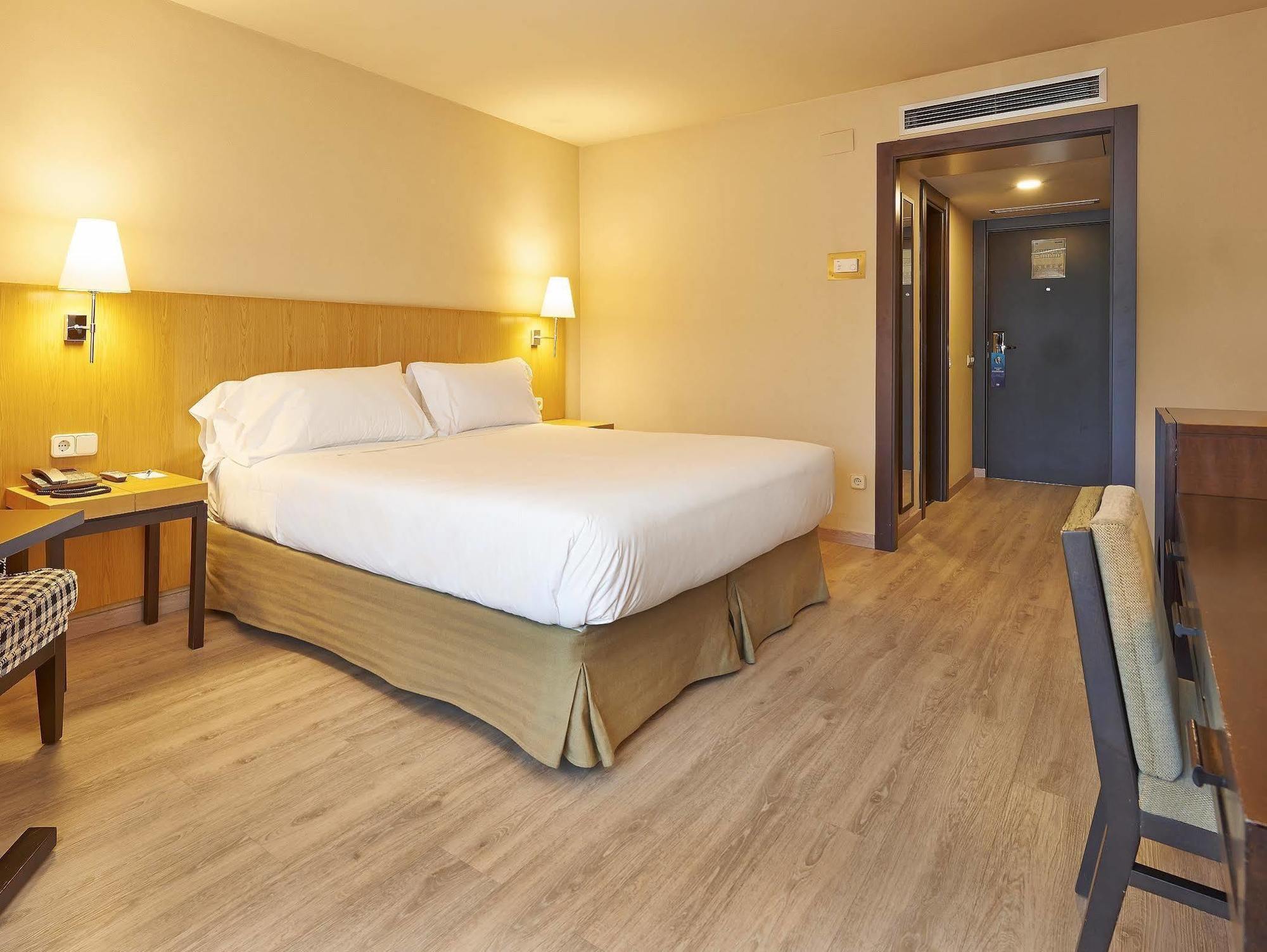 Hotel Nh Lleida Pirineos Zewnętrze zdjęcie